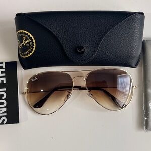 Ray-Ban Gold Frame Aviator Sunglasses